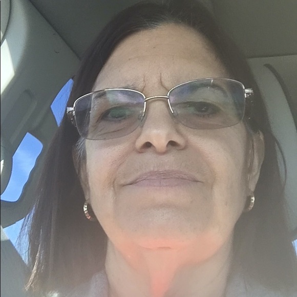 Meet your Posher, Kimberly - Picture 1 of 1